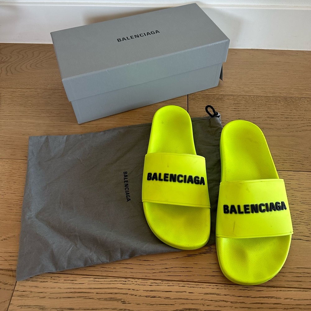 Balenciaga Men Pool Slides
